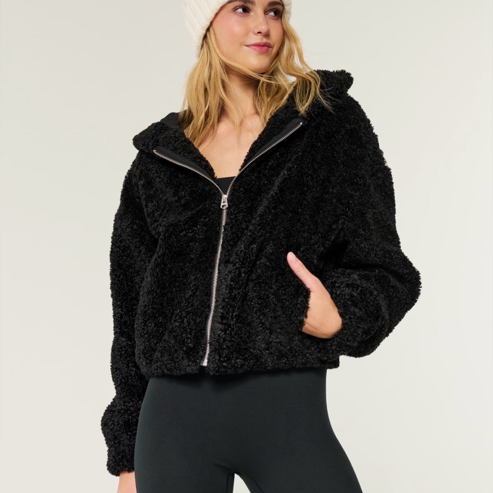 Hollister- Black Faux Fur Fleece Zip-Up Jacket. XS. Originally $70
